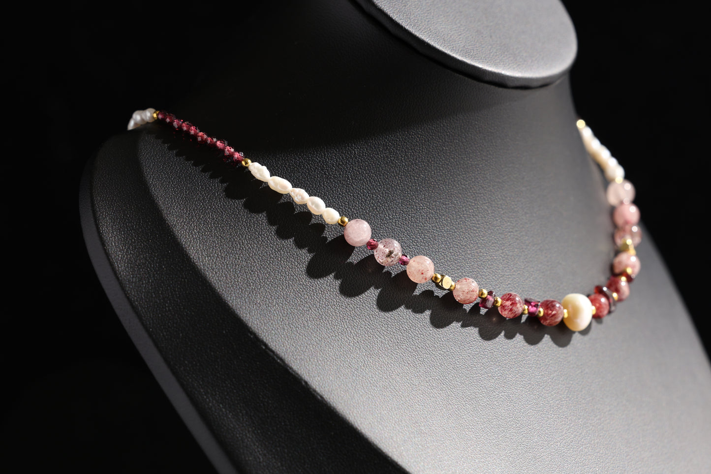 Natural Strawberry Quartz 丨 Garnet 丨 Freshwater Rice Pearls Necklace