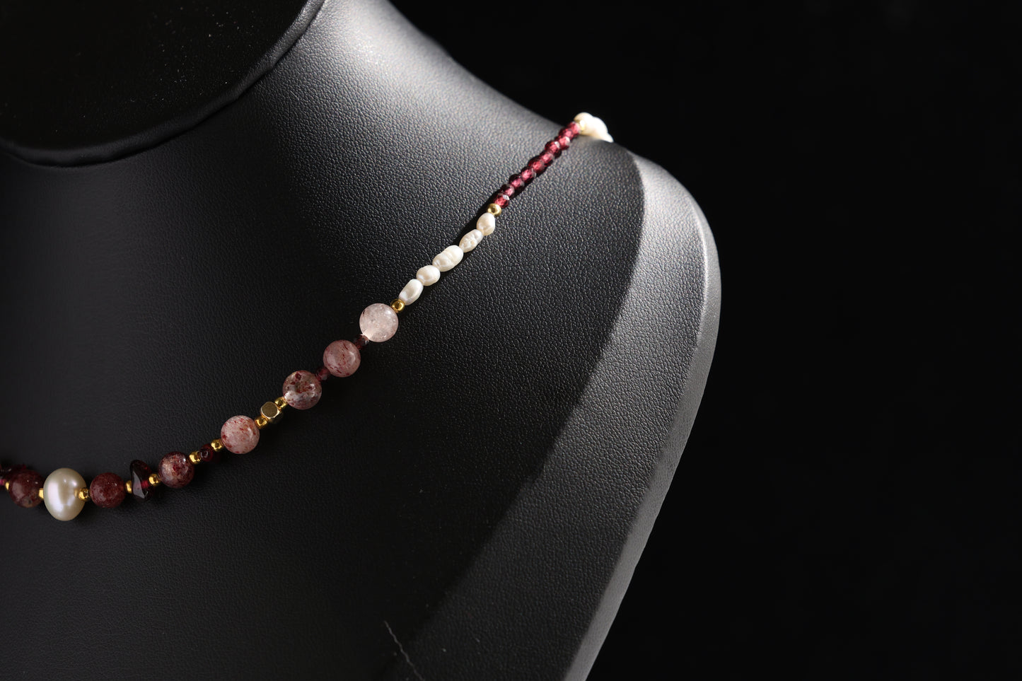 Natural Strawberry Quartz 丨 Garnet 丨 Freshwater Rice Pearls Necklace