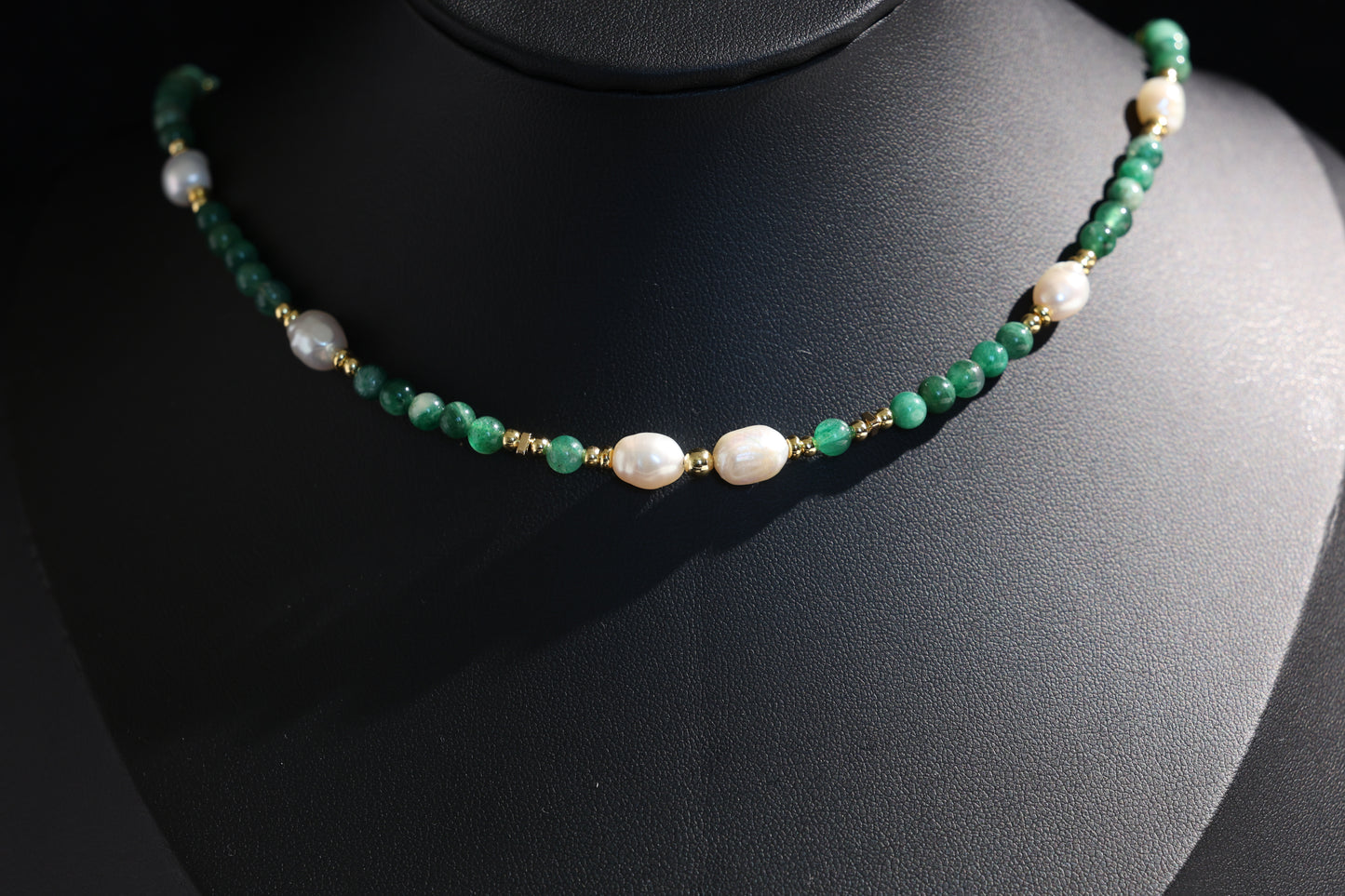 Natural Emerald 丨 Freshwater Rice Pearls Necklace