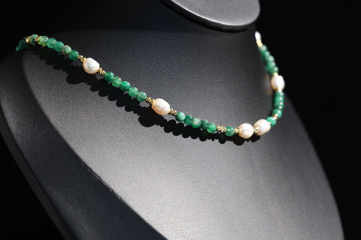 Natural Emerald 丨 Freshwater Rice Pearls Necklace