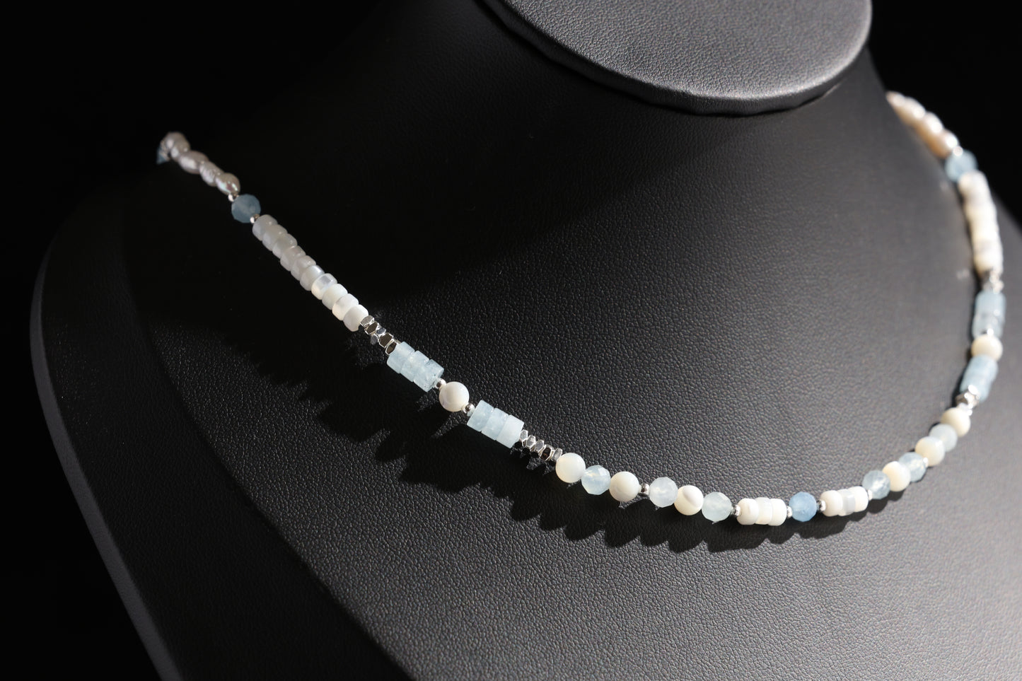 Natural Mother-of-Pearl 丨 Aquamarine 丨 Freshwater Rice Pearls Necklace