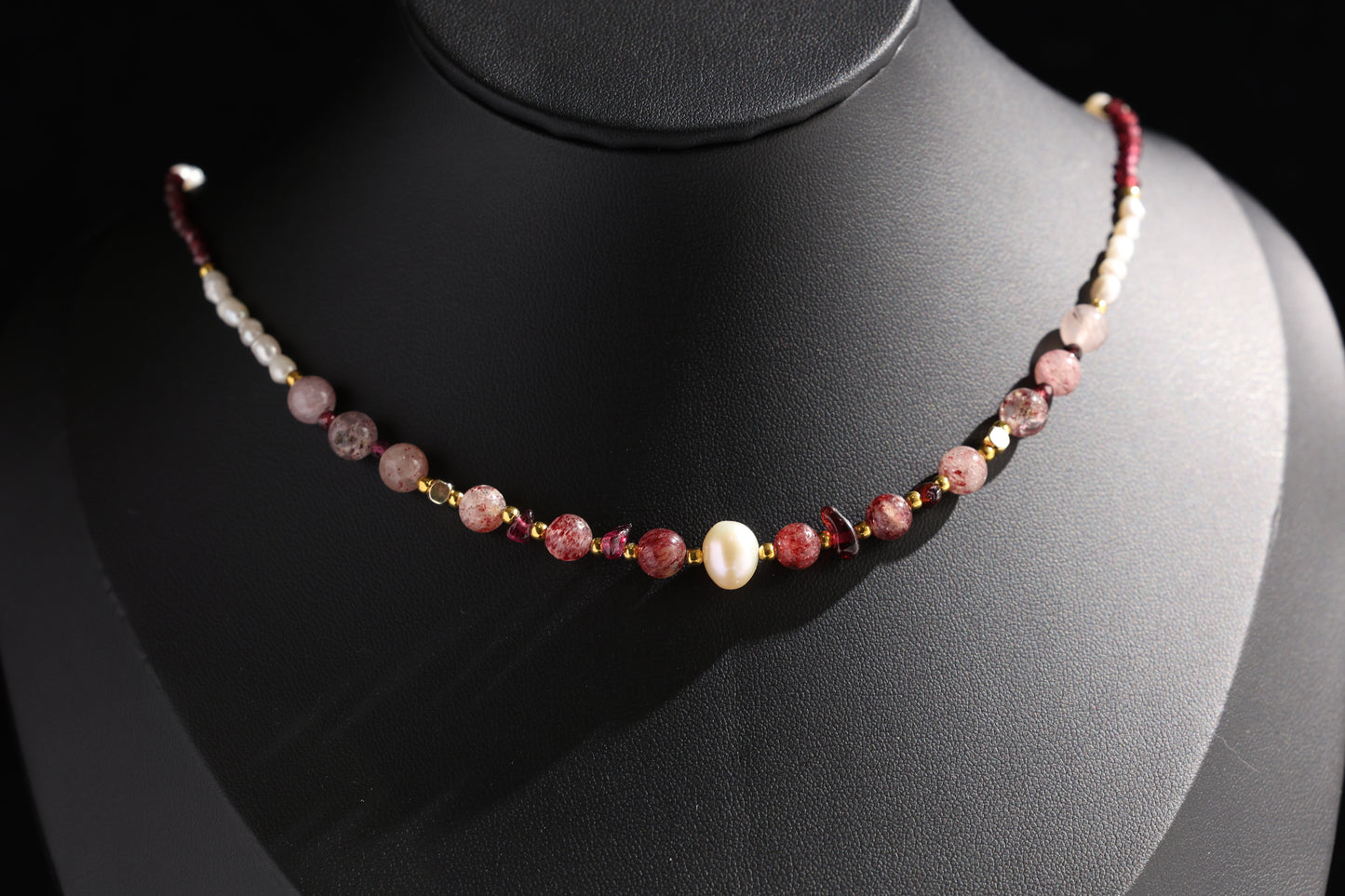 Natural Strawberry Quartz 丨 Garnet 丨 Freshwater Rice Pearls Necklace